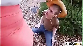 Empleado le lame el chocho a su jefa